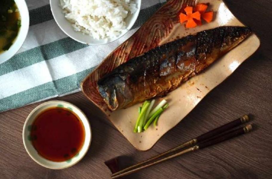 Miso Mackerel with Chili Brown. Rice.