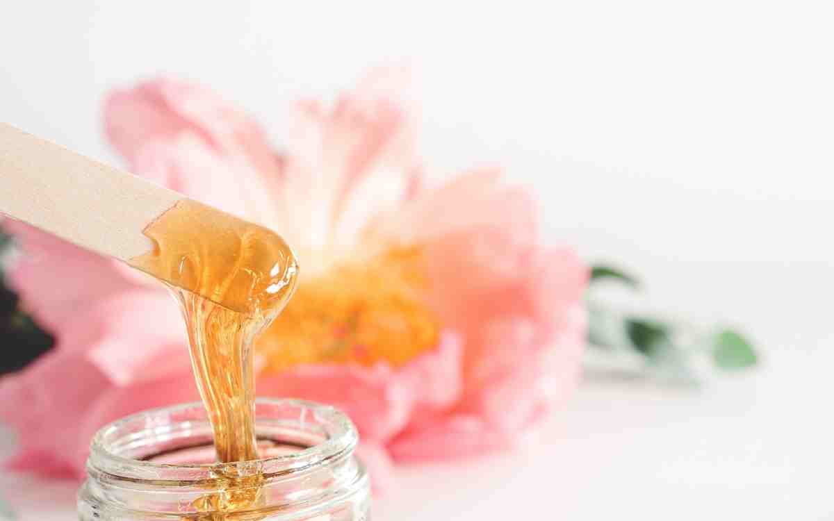 How to Use Honey Glowing Skin Naturally