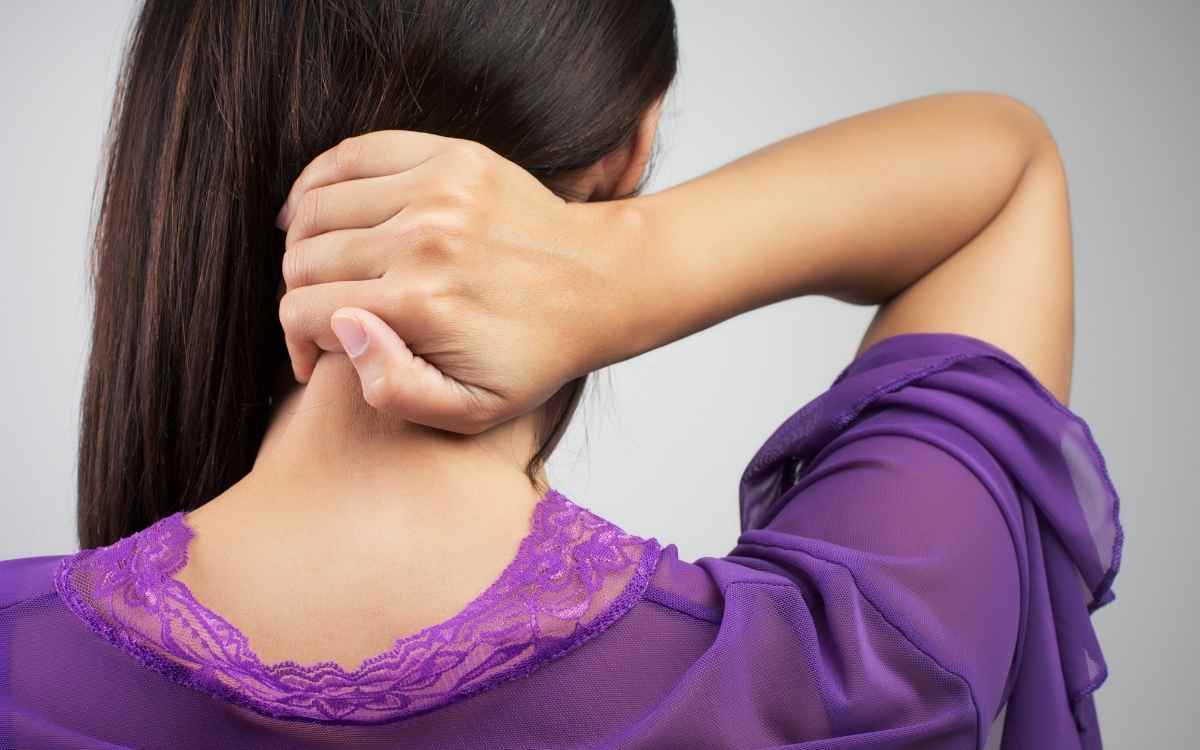 The 1-Minute Stretch That Relieves Most Back and Neck Pains: